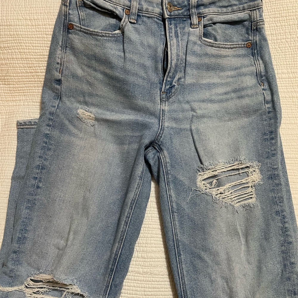 American Eagle High Rise Mom Jean